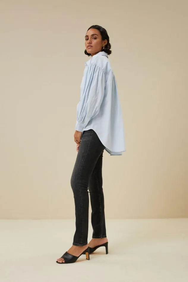 ByBar Blouses Vrouwelijk Sarah Chambray Blouse Light Blue ByBar Blouses Vrouwelijk Sarah Chambray Blouse Light Blue