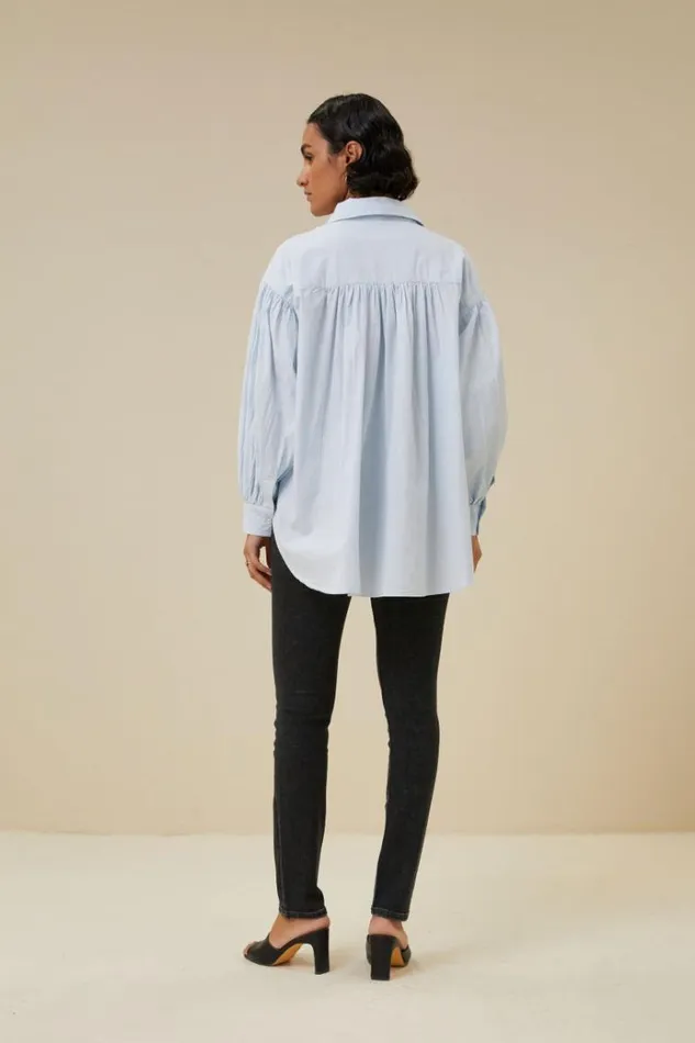 ByBar Blouses Vrouwelijk Sarah Chambray Blouse Light Blue ByBar Blouses Vrouwelijk Sarah Chambray Blouse Light Blue