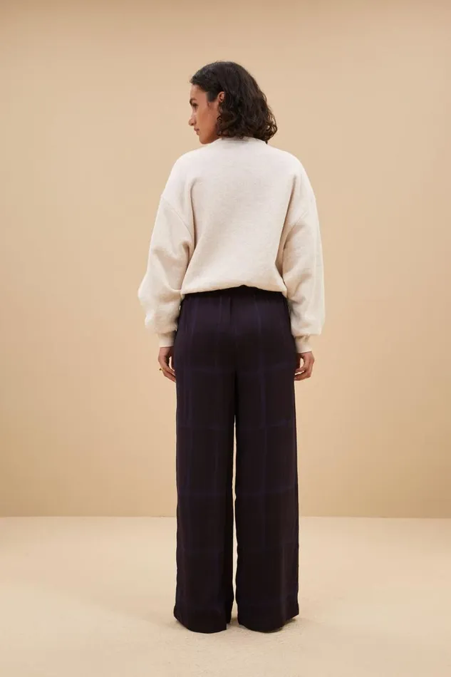 ByBar Sweaters Vrouwelijk Bibi Small Logo Sweater Oyster Melee