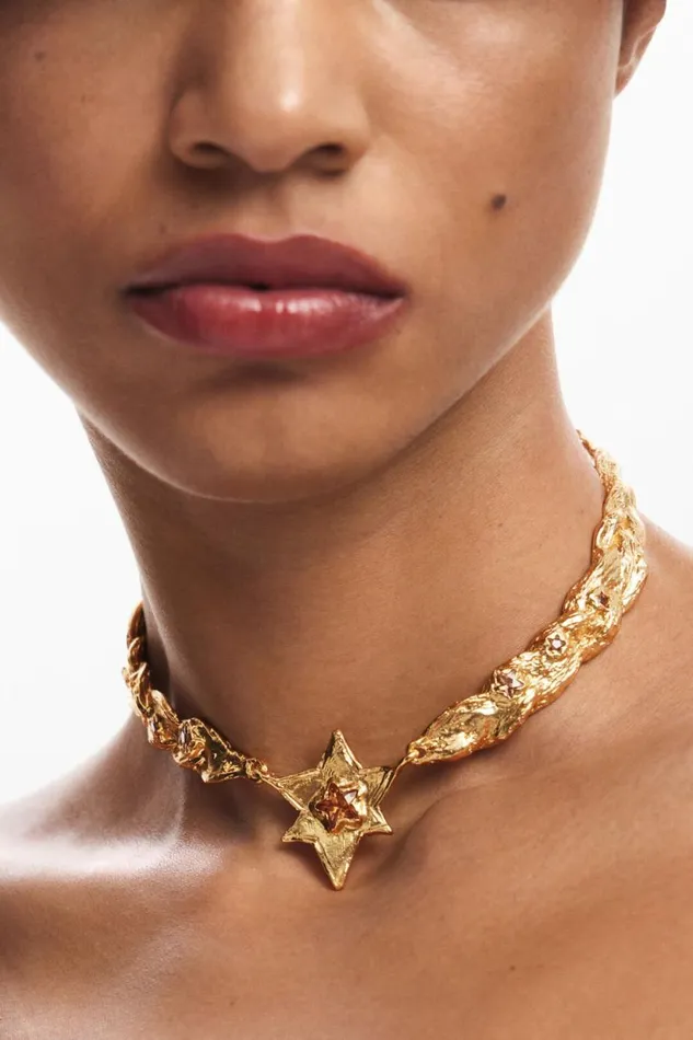 Jewelry Women Desigual Large Choker With Textures And Gold Star Zalio Materialfinishes