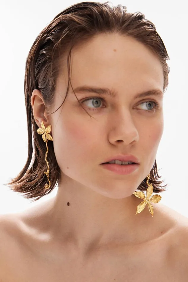 Jewelry Women Desigual Zalio Goldplated Asymmetric Long Flower Earrings Materialfinishes