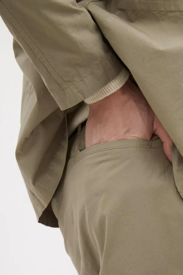 Men Benn Relaxed Typewriter Pleated Short Clay Norse Projects Shorts