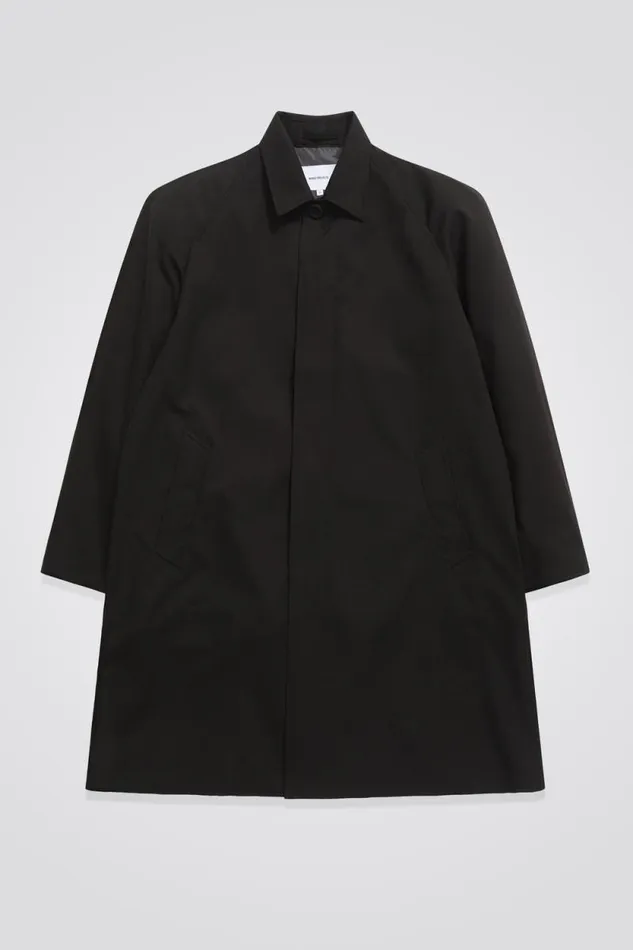 Men Vargo Solotex Twill Raglan Mac Black Norse Projects Outerwear