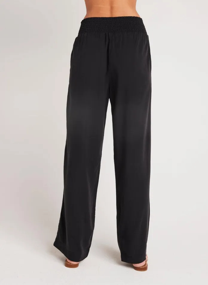 Pants Women Bella Dahl Smocked Waist Wide Leg 8211 Vintage Black Pants Women Bella Dahl Smocked Waist Wide Leg 8211 Vintage Black