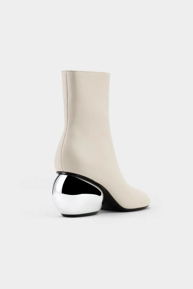 Simon Miller Boots Women Moderno Ankle Boot In Macadamia Cow Suede Simon Miller Boots Women Moderno Ankle Boot In Macadamia Cow Suede