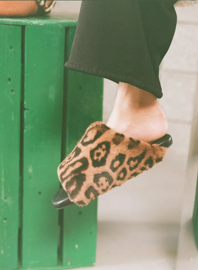 Simon Miller Flats Women Cheetah Faux Fur Bubble Slide In Cheetah Scramble Simon Miller Flats Women Cheetah Faux Fur Bubble Slide In Cheetah Scramble