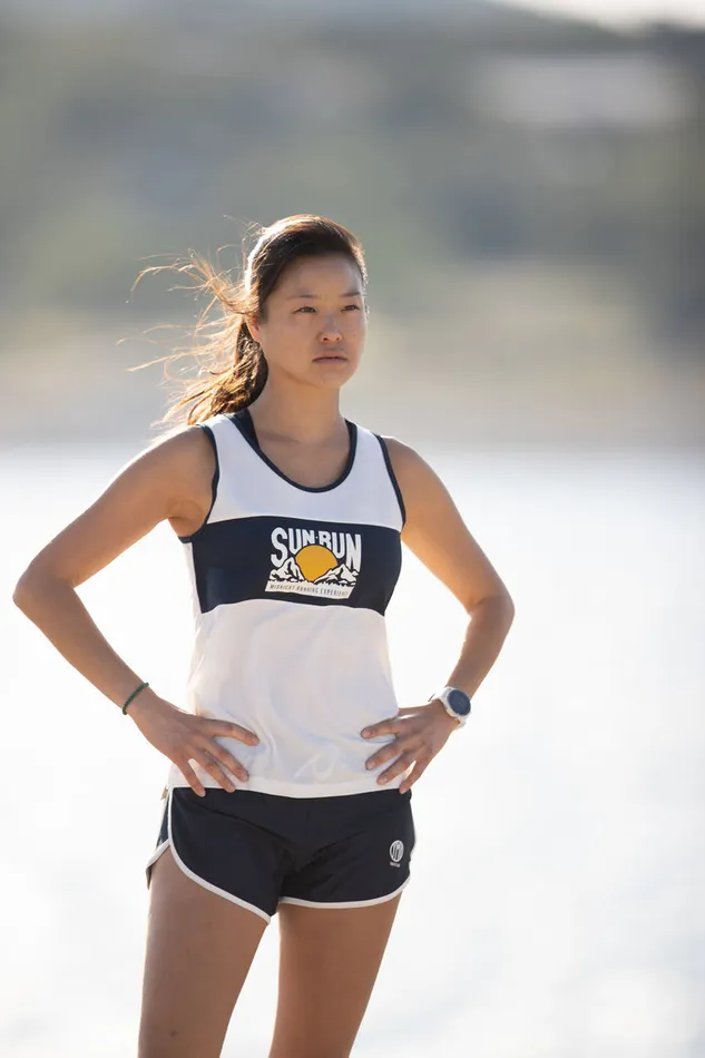 SUN RUN SINGLET 8211 OFF WHITEESTATE BLUE Women Karhu Running Apparel