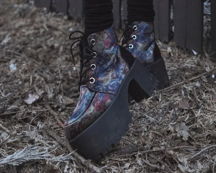 TUK Shoes Platforms Women Floral Velvet Nosebleed Boot