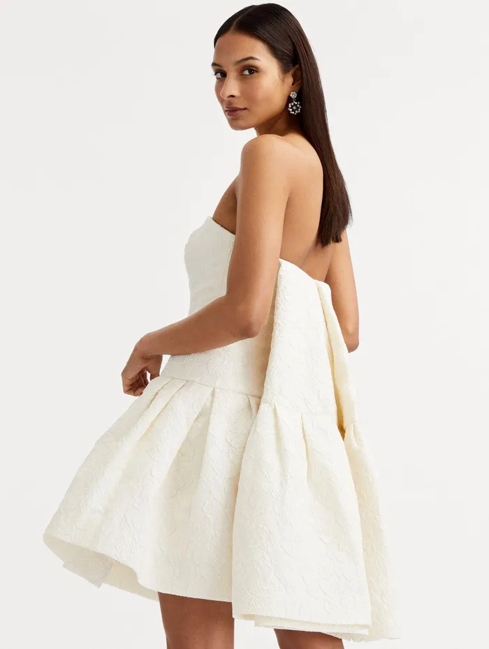 Textured Floral Cloqu CapeBack Dress Ivory Women Oscar De La Renta Dresses Textured Floral Cloqu CapeBack Dress Ivory Women Oscar De La Renta Dresses