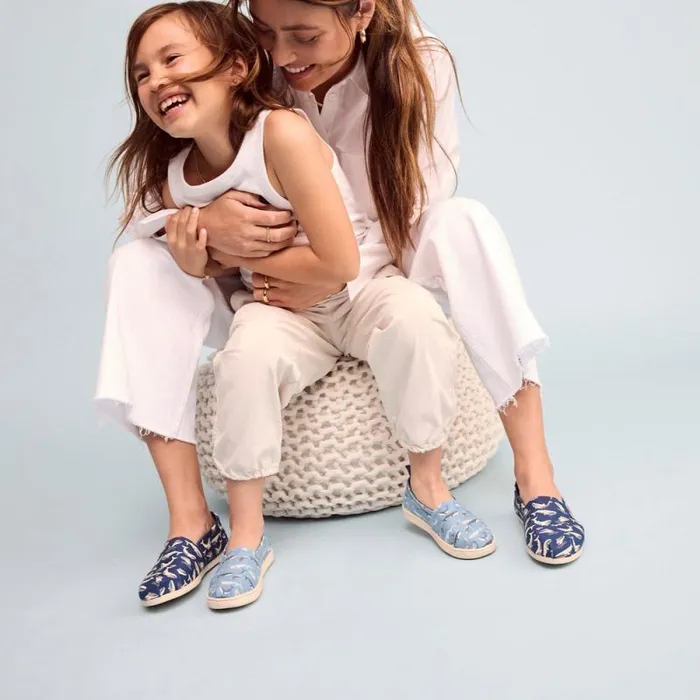 Toms TOMS Classics Alpargata Toddler Shoe Blue Glow In The Dark Whales 8211 KidsWomen Toms TOMS Classics Alpargata Toddler Shoe Blue Glow In The Dark Whales 8211 KidsWomen