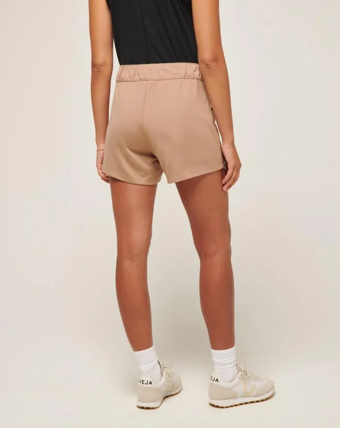 TravisMathew FRIDAY PONTE POCKET SHORT Natural Women Shorts