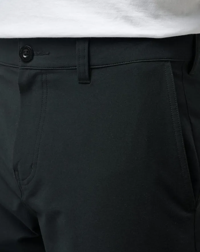 TravisMathew TECH CHINO SHORT 8IN Black Men Shorts TravisMathew TECH CHINO SHORT 8IN Black Men Shorts