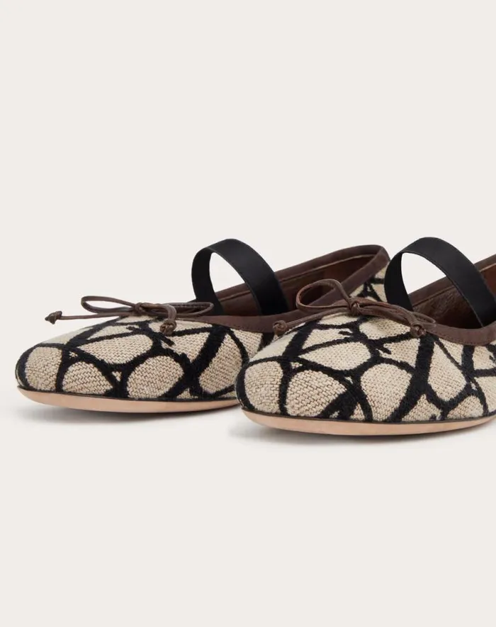 Valentino Ballerinas Woman Ballerina In Toile Iconographe For Woman In Beigeblack Beigeblack