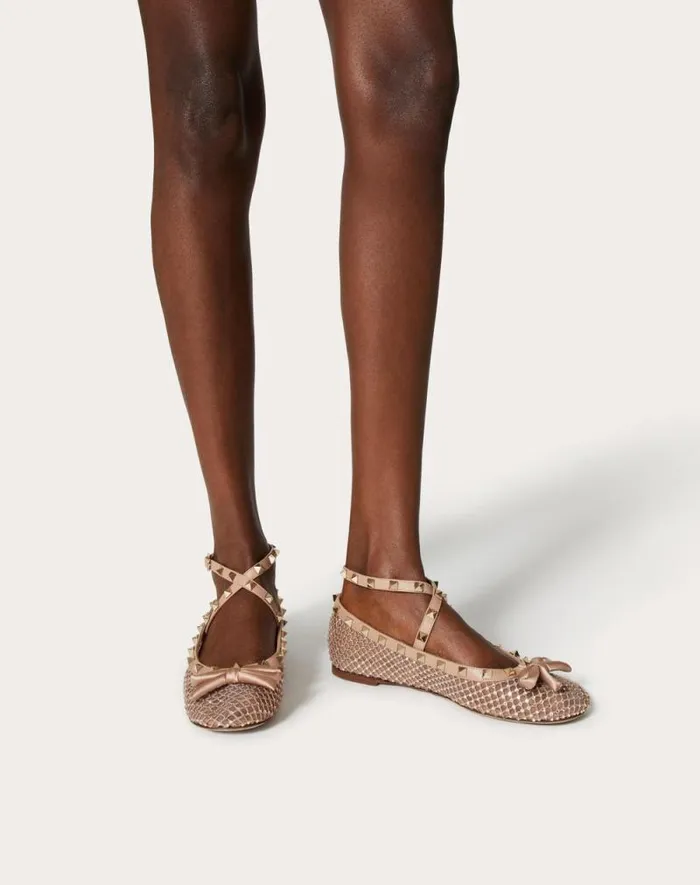 Valentino Ballerinas Woman Rockstud Mesh Ballerina With Crystals For Woman In Rose Cannelle Rose Cannelle Valentino Ballerinas Woman Rockstud Mesh Ballerina With Crystals For Woman In Rose Cannelle Rose Cannelle