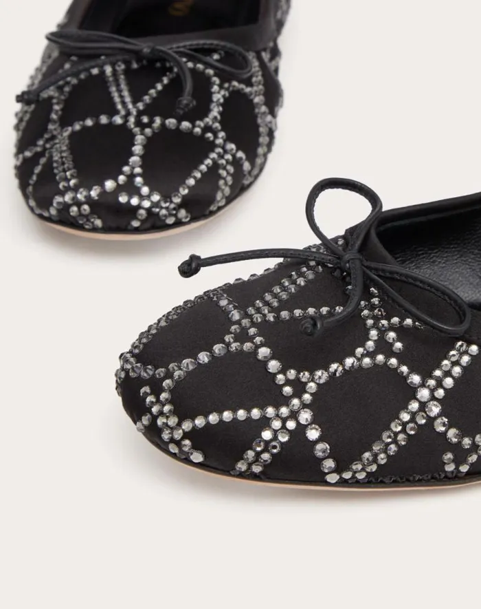 Valentino Ballerinas Woman Toile Iconographe Ballerina With Crystals For Woman In Black Black Valentino Ballerinas Woman Toile Iconographe Ballerina With Crystals For Woman In Black Black