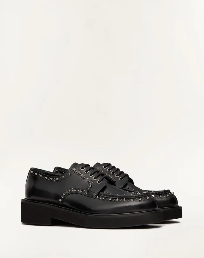 Valentino Laceups And Loafers Man Valentino Garavani Gentleglam Derby Shoe In Calfskin For Man In Black Black Valentino Laceups And Loafers Man Valentino Garavani Gentleglam Derby Shoe In Calfskin For Man In Black Black