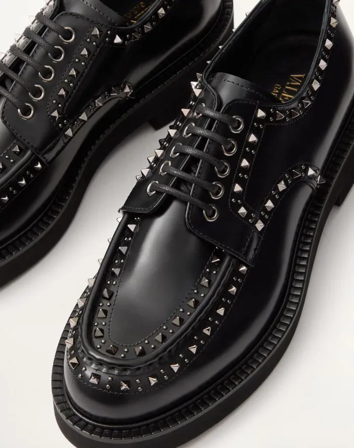 Valentino Laceups And Loafers Man Valentino Garavani Gentleglam Derby Shoe In Calfskin For Man In Black Black Valentino Laceups And Loafers Man Valentino Garavani Gentleglam Derby Shoe In Calfskin For Man In Black Black