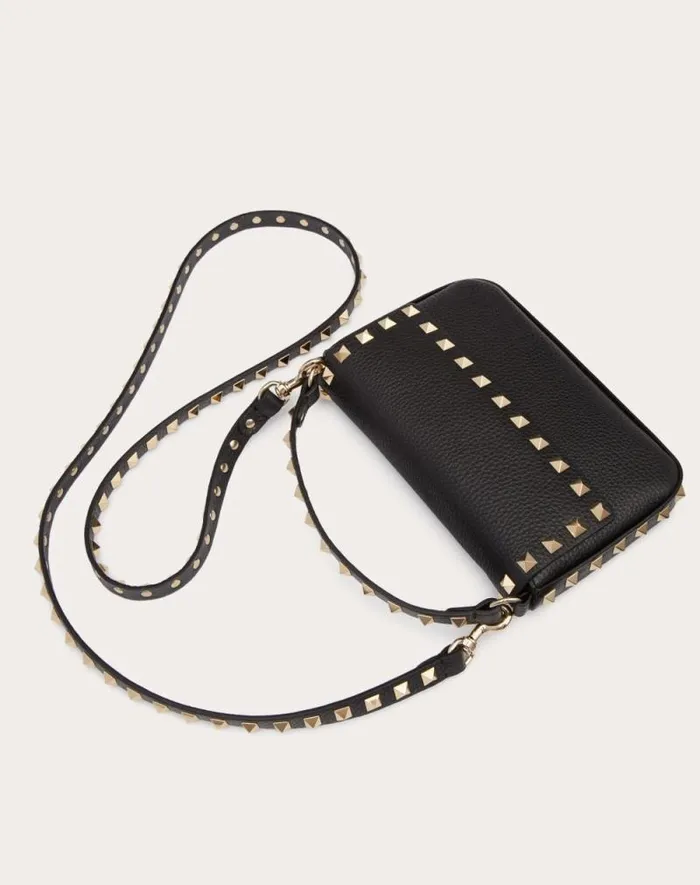 Valentino Mini Bags Woman Rockstud Grainy Calfskin Pouch For Woman In Poudre Poudre Valentino Mini Bags Woman Rockstud Grainy Calfskin Pouch For Woman In Poudre Poudre