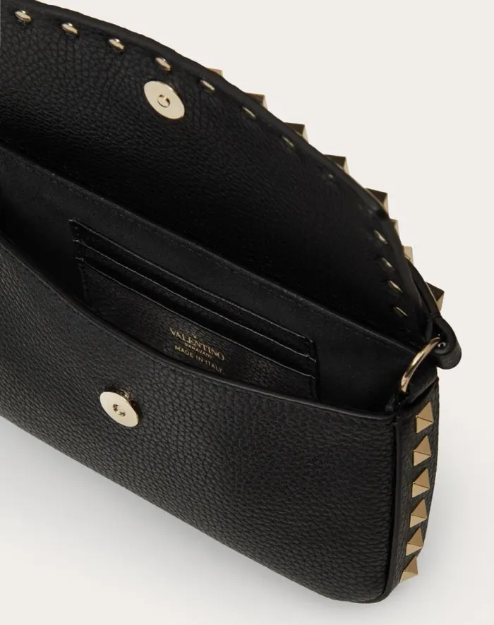 Valentino Mini Bags Woman Rockstud Grainy Calfskin Pouch For Woman In Poudre Poudre Valentino Mini Bags Woman Rockstud Grainy Calfskin Pouch For Woman In Poudre Poudre
