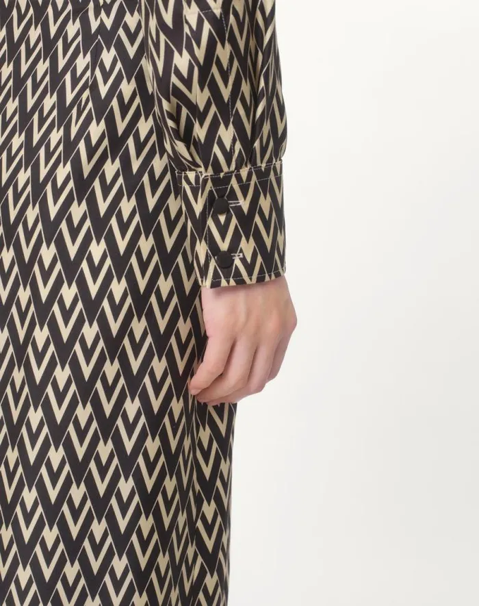 Valentino Shirts And Tops Woman Toute La V Twill Shirt For Woman In Blackivory Blackivory Valentino Shirts And Tops Woman Toute La V Twill Shirt For Woman In Blackivory Blackivory