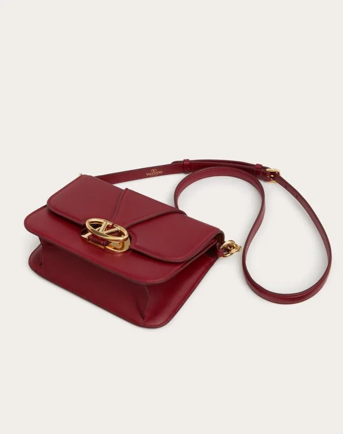 Valentino Shoulder Bags Woman Vlogo O039clock Small Nappa Leather Shoulder Bag With Chain For Woman In Ivory Ivory Valentino Shoulder Bags Woman Vlogo O039clock Small Nappa Leather Shoulder Bag With Chain For Woman In Ivory Ivory