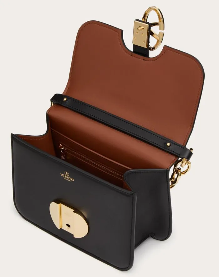 Valentino Shoulder Bags Woman Vlogo O039clock Small Nappa Leather Shoulder Bag With Chain For Woman In Ivory Ivory Valentino Shoulder Bags Woman Vlogo O039clock Small Nappa Leather Shoulder Bag With Chain For Woman In Ivory Ivory