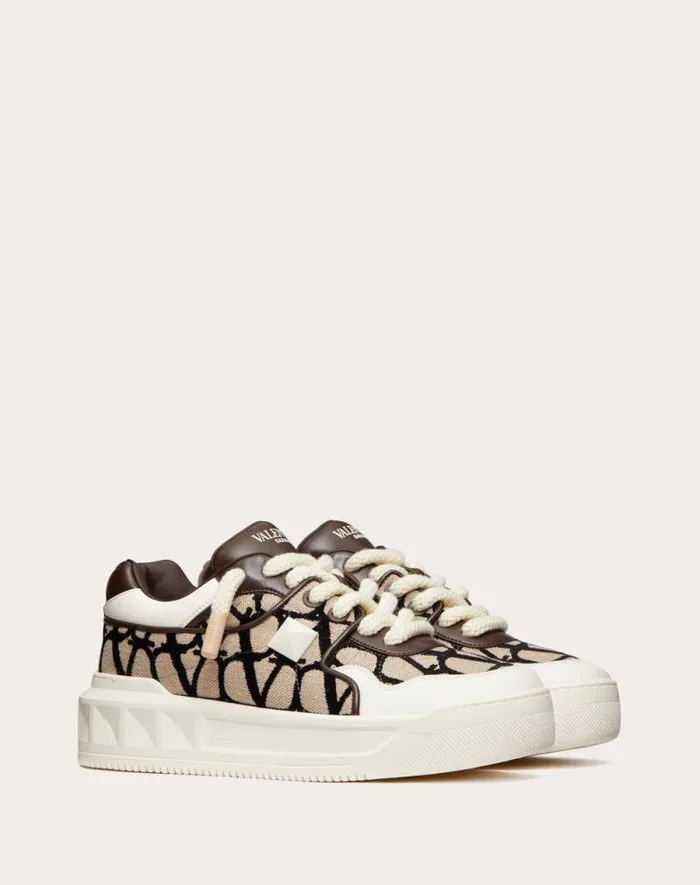 Valentino Sneakers Man One Stud Xl Lowtop Sneaker In Nappa Leather And Toile Iconographe Fabric For Man In Beigeblack Beigeblack