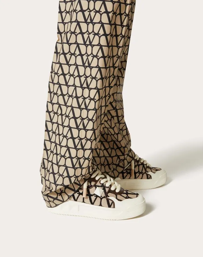 Valentino Sneakers Man One Stud Xl Lowtop Sneaker In Nappa Leather And Toile Iconographe Fabric For Man In Beigeblack Beigeblack
