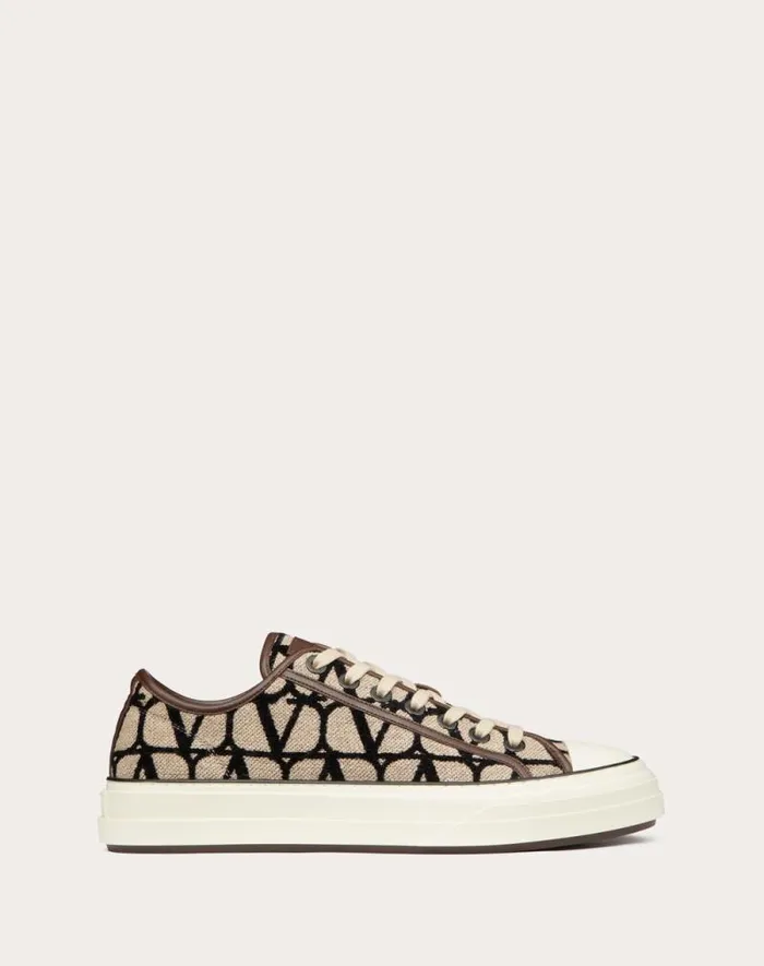 Valentino Sneakers Man Toile Iconographe Totaloop Lowtop Sneaker For Man In Beigeblack Beigeblack Valentino Sneakers Man Toile Iconographe Totaloop Lowtop Sneaker For Man In Beigeblack Beigeblack