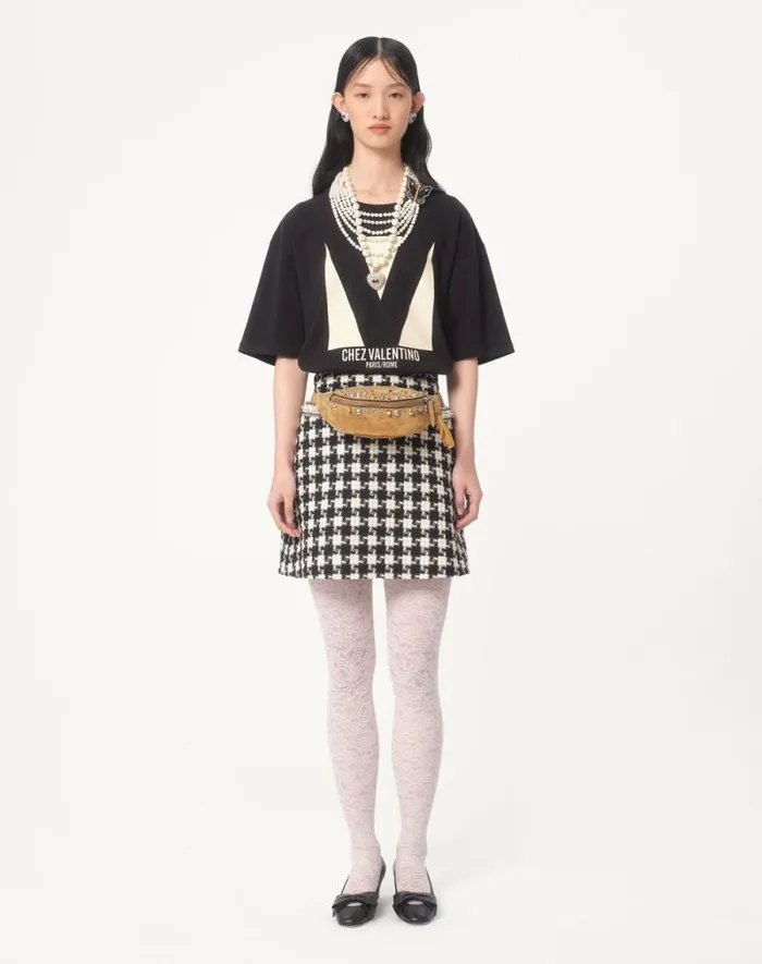 Valentino Tshirts And Sweatshirts Woman Jersey Cotton Tshirt With Chez Valentino Print For Woman In Black Black Valentino Tshirts And Sweatshirts Woman Jersey Cotton Tshirt With Chez Valentino Print For Woman In Black Black