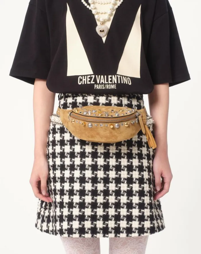 Valentino Tshirts And Sweatshirts Woman Jersey Cotton Tshirt With Chez Valentino Print For Woman In Black Black Valentino Tshirts And Sweatshirts Woman Jersey Cotton Tshirt With Chez Valentino Print For Woman In Black Black