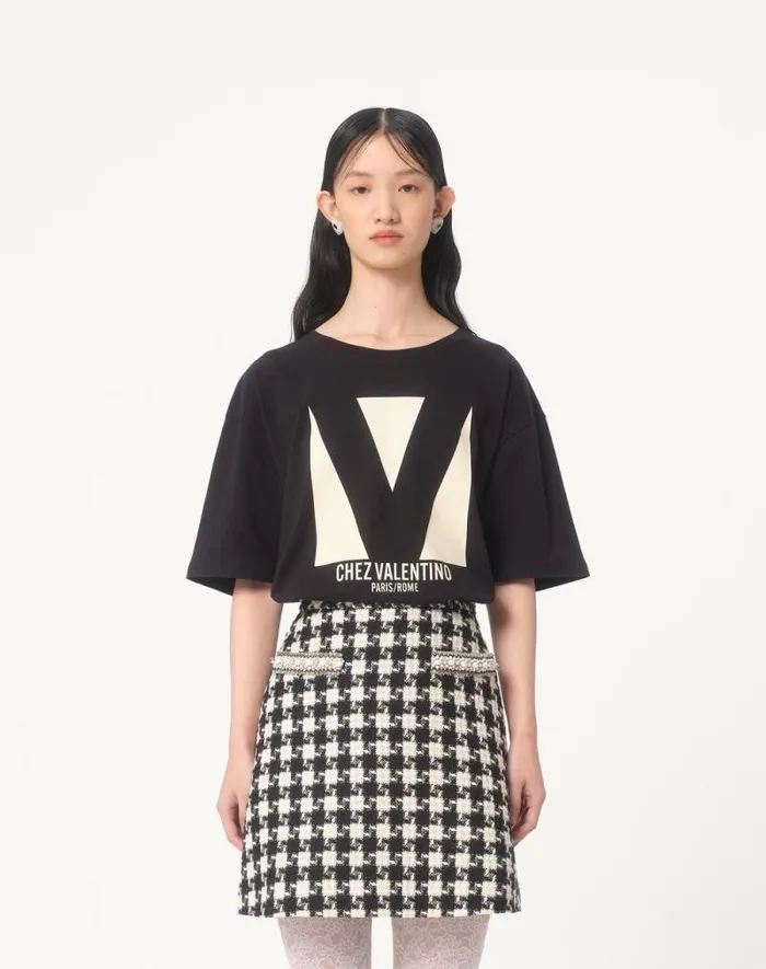 Valentino Tshirts And Sweatshirts Woman Jersey Cotton Tshirt With Chez Valentino Print For Woman In Black Black Valentino Tshirts And Sweatshirts Woman Jersey Cotton Tshirt With Chez Valentino Print For Woman In Black Black