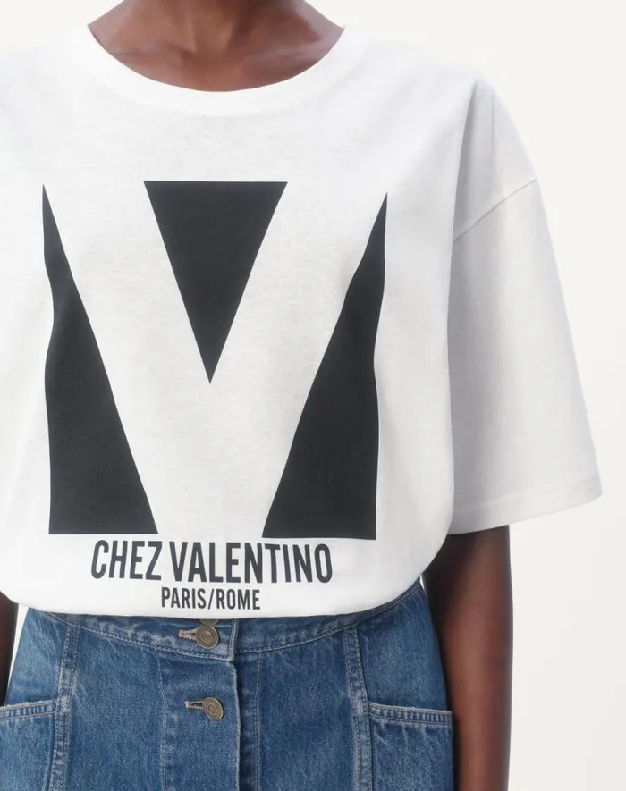 Valentino Tshirts And Sweatshirts Woman Jersey Cotton Tshirt With Chez Valentino Print For Woman In Black Black Valentino Tshirts And Sweatshirts Woman Jersey Cotton Tshirt With Chez Valentino Print For Woman In Black Black