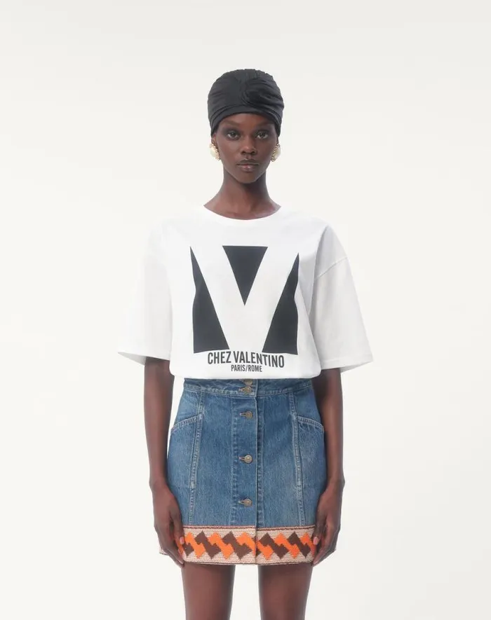 Valentino Tshirts And Sweatshirts Woman Jersey Cotton Tshirt With Chez Valentino Print For Woman In Black Black Valentino Tshirts And Sweatshirts Woman Jersey Cotton Tshirt With Chez Valentino Print For Woman In Black Black