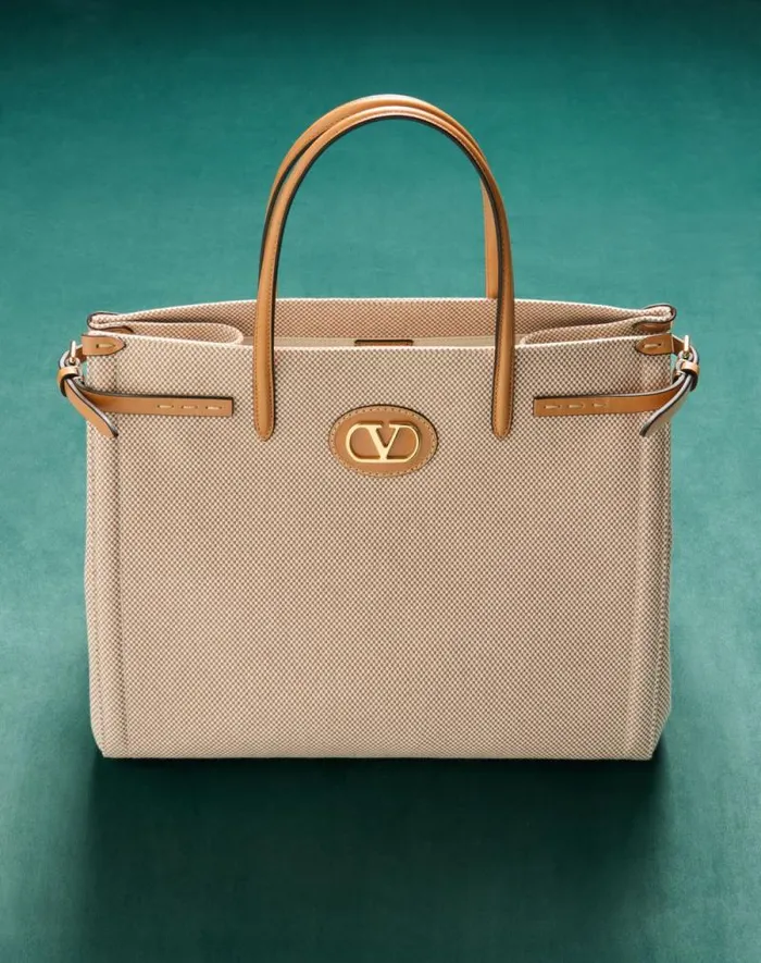 Valentino Totes Woman Valentino Garavani Antibes Medium Canvas Shopping Bag For Woman In Naturaltobacco Naturaltobacco Valentino Totes Woman Valentino Garavani Antibes Medium Canvas Shopping Bag For Woman In Naturaltobacco Naturaltobacco