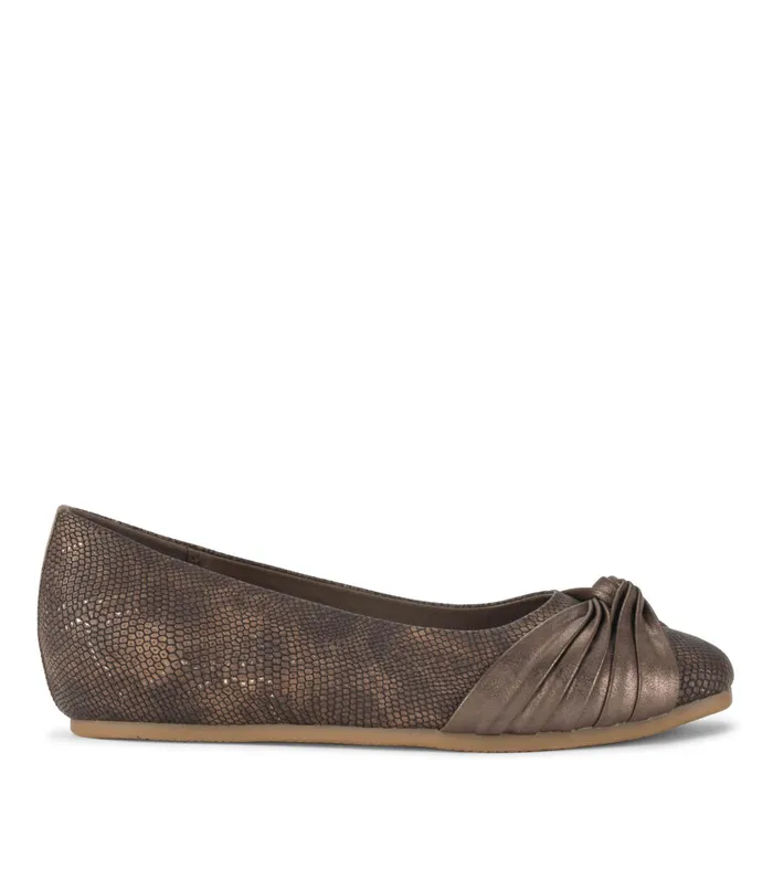 Women Baretraps Flats and Loafers Chainey Casual Flat Taupe Metallic