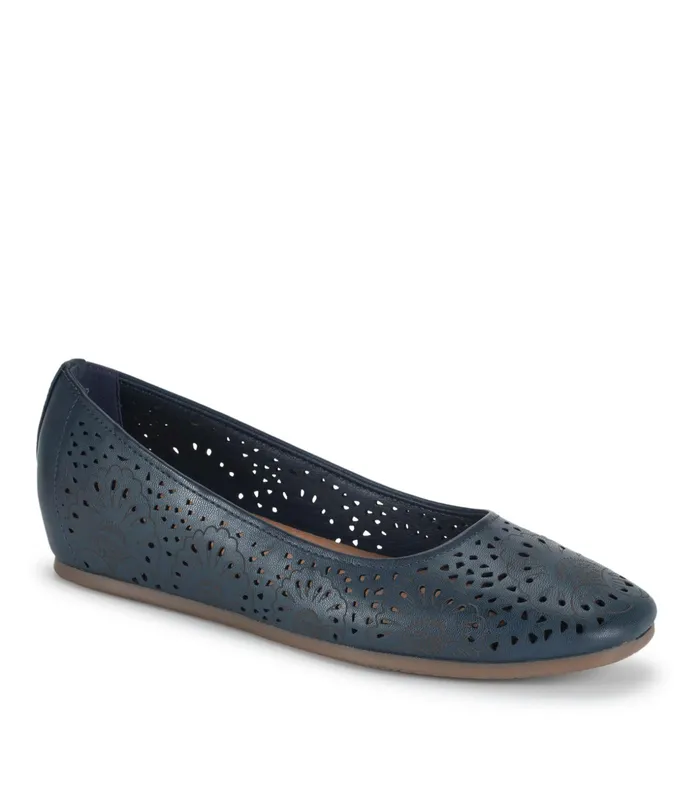 Women Baretraps Flats and Loafers Chika Casual Flat Navy Blue