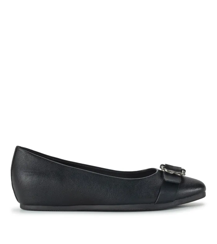 Women Baretraps Flats and Loafers Colette Flat Black