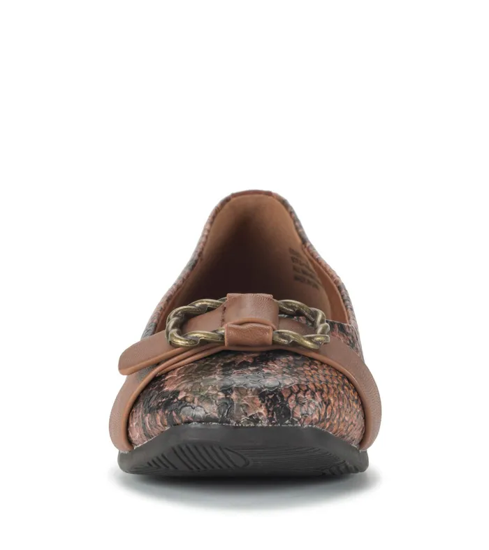 Women Baretraps Flats and Loafers Colette Flat Oak