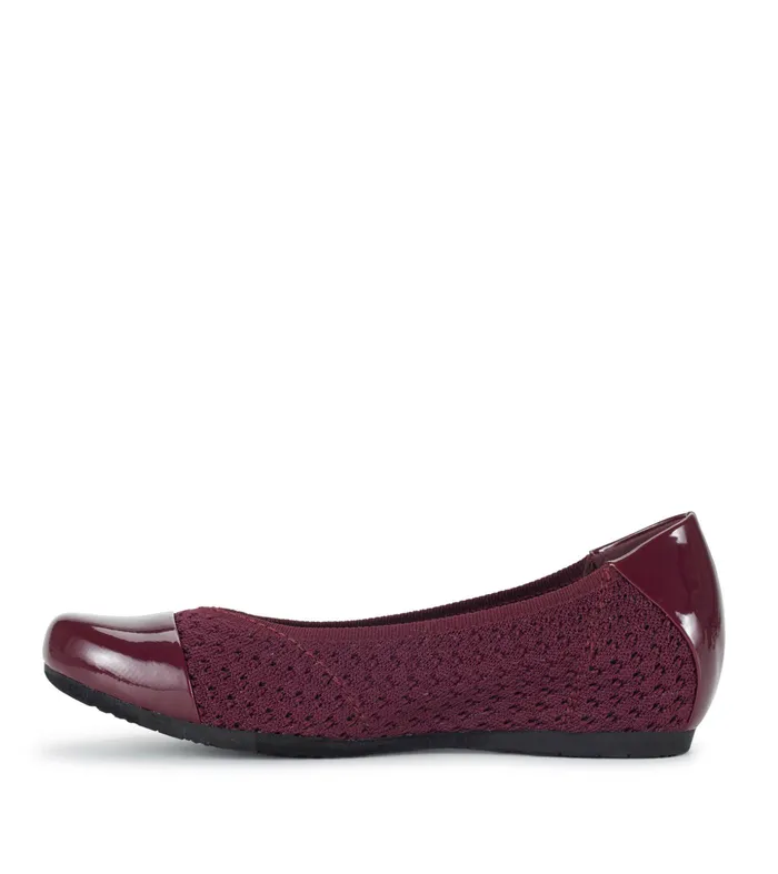 Women Baretraps Flats and Loafers Mia Casual Flat Dark Cherry