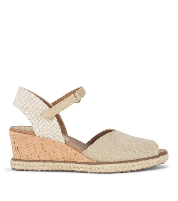 Women Baretraps Wedge Sandals Odetta Espadrille Wedge Sandal Light Gold