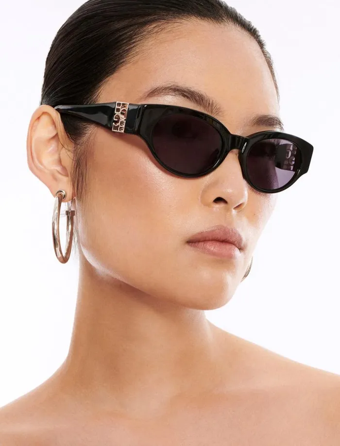 Women Signature Oval Icon Sunglasses Black BCBG Sunglasses Women Signature Oval Icon Sunglasses Black BCBG Sunglasses