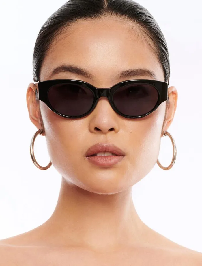 Women Signature Oval Icon Sunglasses Black BCBG Sunglasses Women Signature Oval Icon Sunglasses Black BCBG Sunglasses